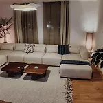 Διαμέρισμα Premium 3br Apartment, Stunning Views Overlooking The Station