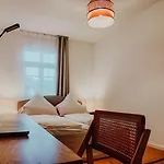 Premium 3br Apartment, Stunning Views Overlooking The Station Κόμπλεντς