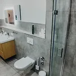 Διαμέρισμα Premium 3br Apartment, Stunning Views Overlooking The Station Κόμπλεντς