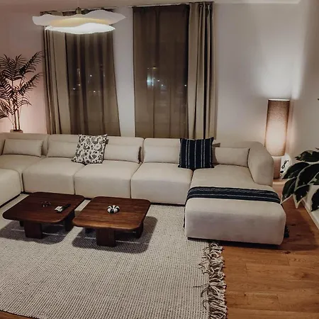 Lägenhet Premium 3br Apartment, Stunning Views Overlooking The Station