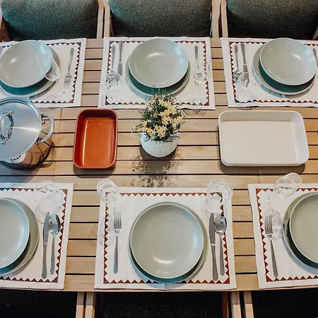 Premium 3br Apartment, Stunning Views Overlooking The Station Apartment *