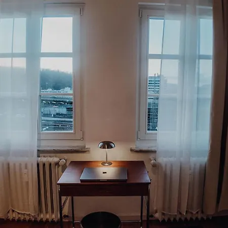 Apartment Premium 3br Apartment, Stunning Views Overlooking The Station *