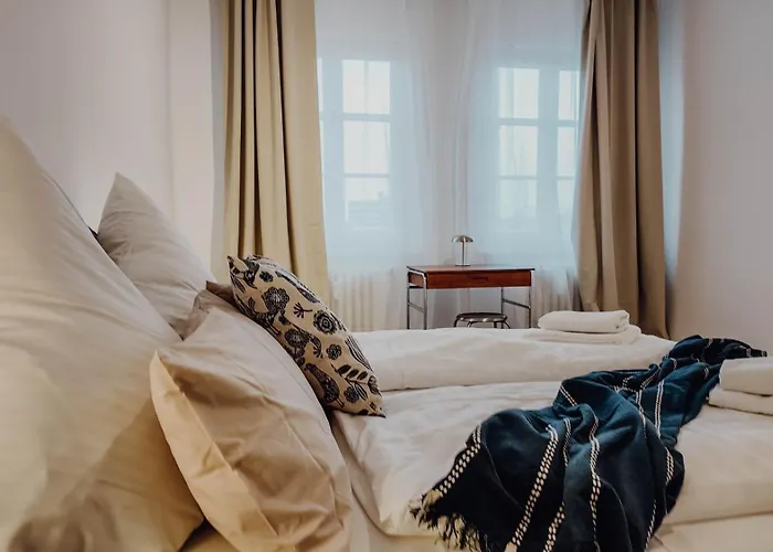 Apartment Premium 3br Apartment, Stunning Views Overlooking The Station *