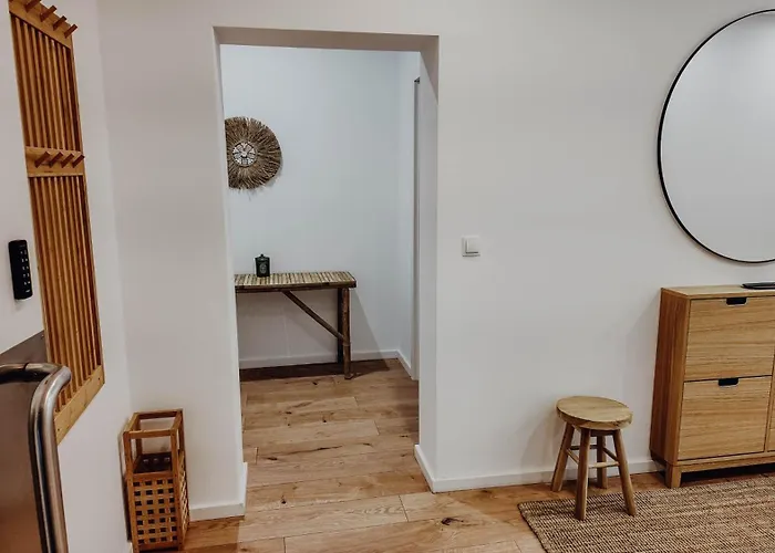 Premium 3br Apartment, Stunning Views Overlooking The Station Apartment *